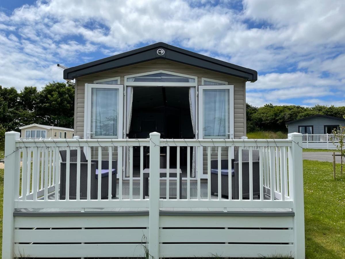 Luxury Caravan Cornwall Sleeps 4 Countryside View St Austell Bagian luar foto